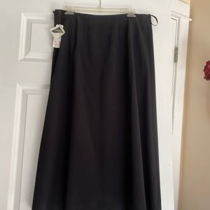 Black mid skirt-size 12 new with tags
